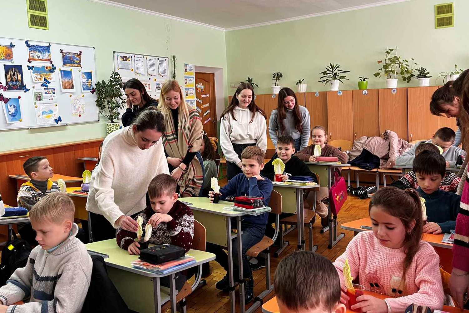 Дослідження біологічного процесу учнями 4-Б класу розпочато